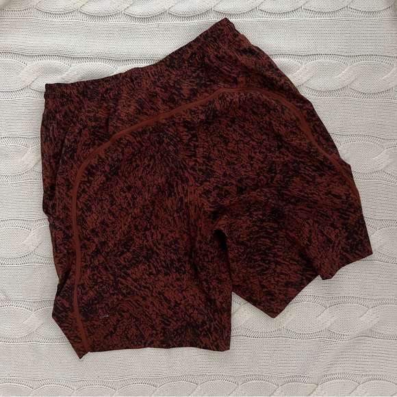 Lululemon Men’s Shorts - Picture 6 of 6